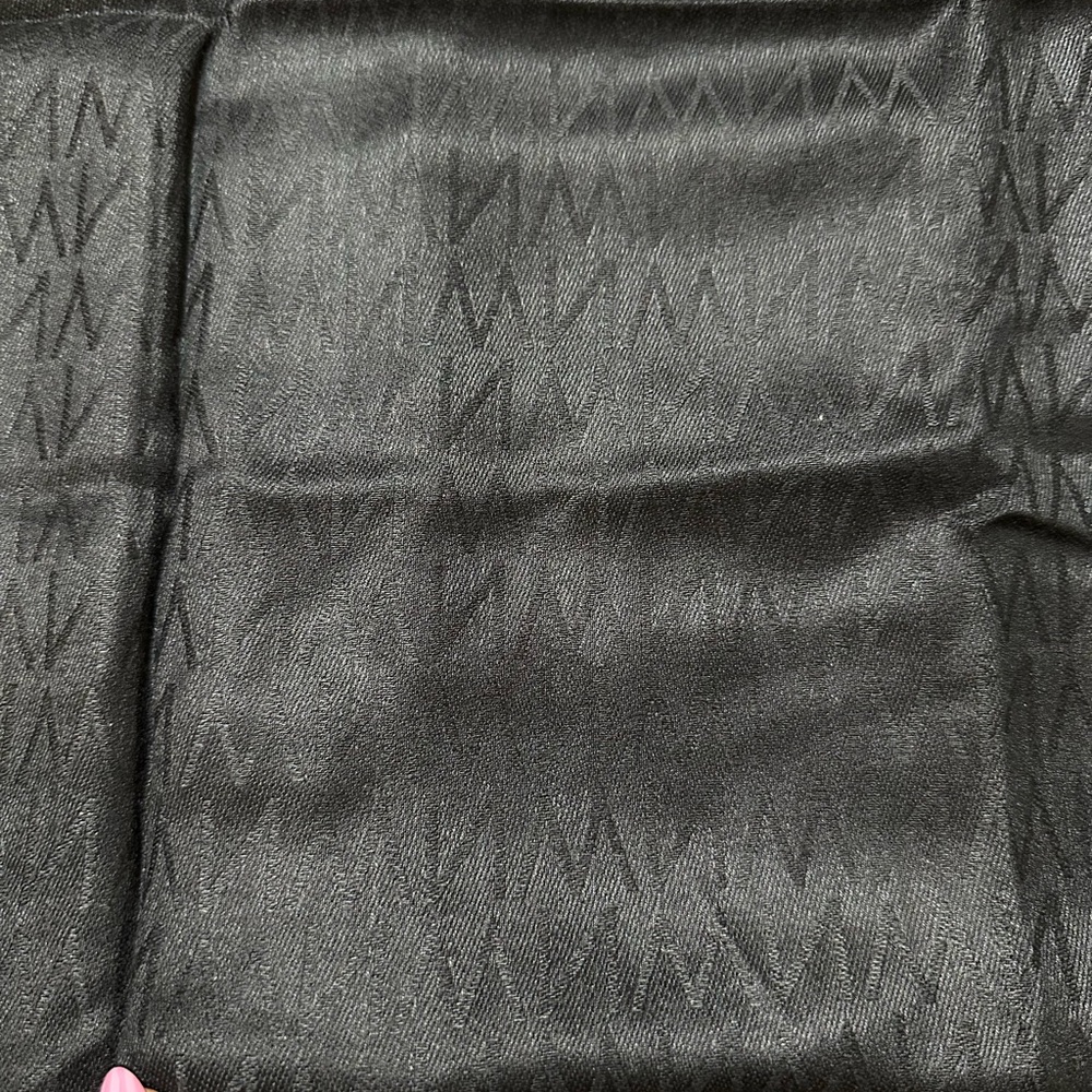 Black scarf
